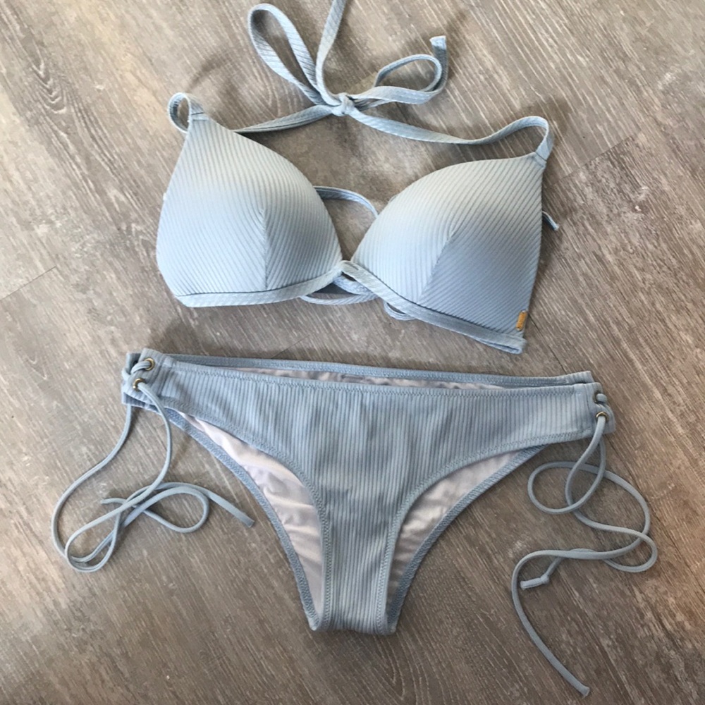 Beautiful VICTORIAS SECRET PINK bikini